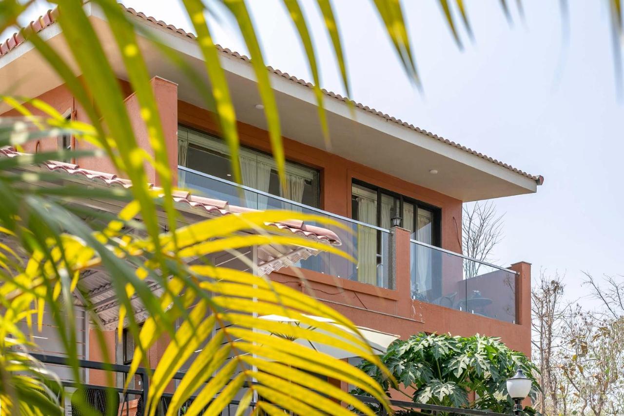 Tinted Skies By Veo - Part Of Stayvista Wada Exterior photo